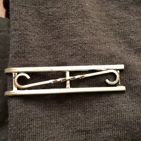 Vintage Set Of (4) Various Designs Tie Clips - Picture 2 of 10